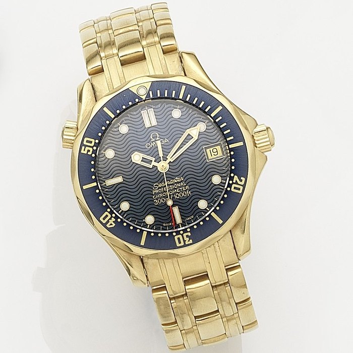 Omega. An 18ct gold automatic calendar bracelet watch Seamaster, Ref:168 1502, Movement No.49631372, Circa 1986