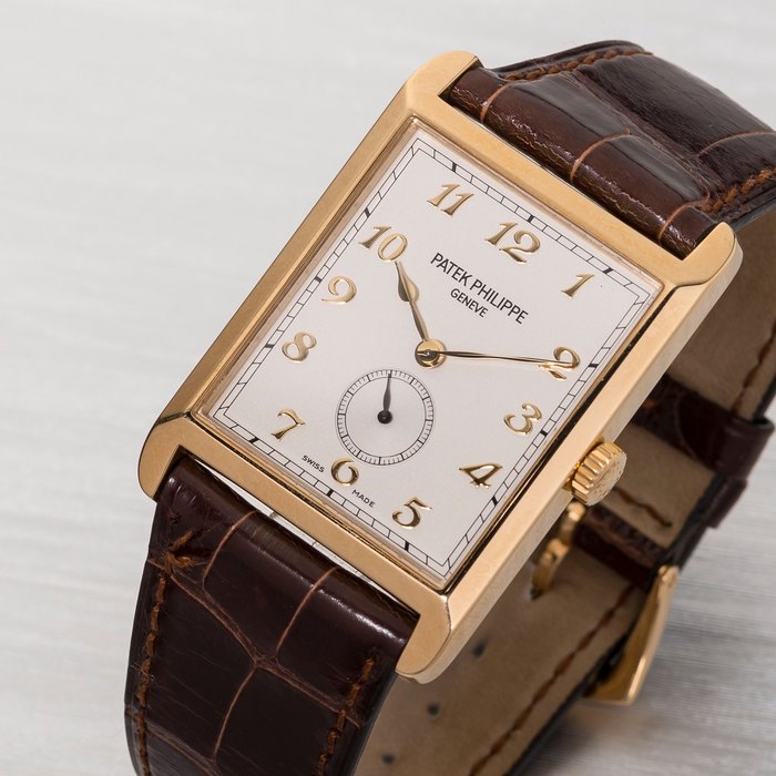 Patek Philippe. An 18K gold manual wind wristwatch with Certificate of Origin Gondolo, Ref:5109J, Case No.4244732, Movement No.1885811, 28th November 2013
