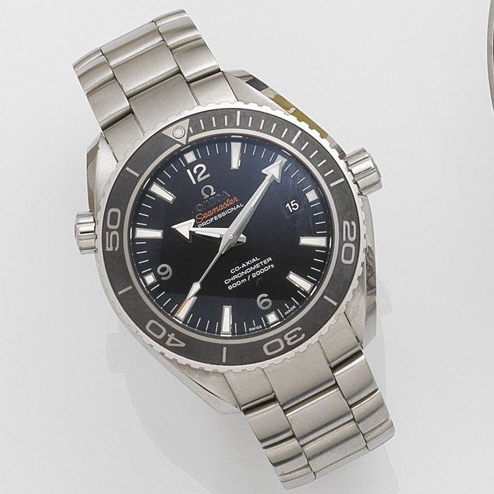 Omega. A stainless steel automatic co-axial calendar bracelet divers watch Planet Ocean, Case & Movement No.85571682, Sold 20th December 2013