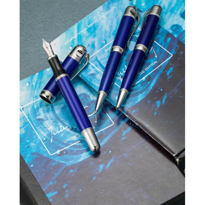 MONTBLANC. A FINE LIMITED EDITION 2003 WRITERS EDITIONS JULES VERNE SET INCLUDE FOUNTAIN PEN, BALLPOINT PEN AND MECHANICAL PENCIL WITH BOX AND PAPERSRef:28718, No.02594/18500, limited to 4500 sets, manufactured in 2003