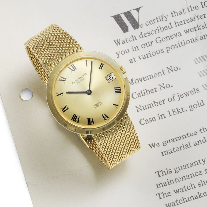 Patek Philippe. An 18K gold automatic calendar bracelet watch Calatrava 'IOS', Ref:3565/1, Case No.2673847, Movement No.1127774, Circa 1965