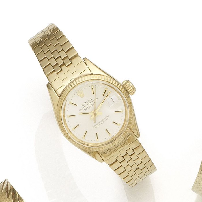 Rolex. A lady's 18K gold automatic calendar bracelet watch Datejust, Ref:6517, Serial rubbed, Circa 1970