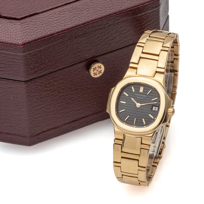 Patek Philippe Ref 4700 51 Nautilus