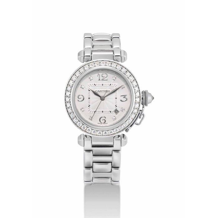 CARTIER. A LADY'S FINE 18K WHITE GOLD AND DIAMOND-SET AUTOMATIC WRISTWATCH WITH SWEEP CENTRE SECONDS, DATE AND BRACELET SIGNED CARTIER, PASHA MODEL, REF. 2528, CASE NO. 354624MG, CIRCA 2005