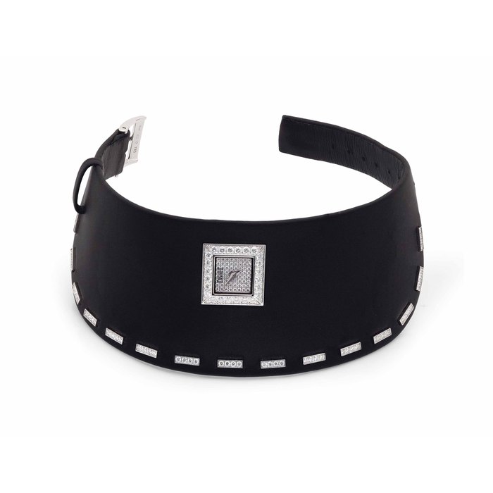 PIAGET. A LADY'S 18K WHITE GOLD AND DIAMOND-SET SQUARE BRACELET WATCH SIGNED PIAGET, CASE NOS. P10396 AND 948562, CIRCA 2004