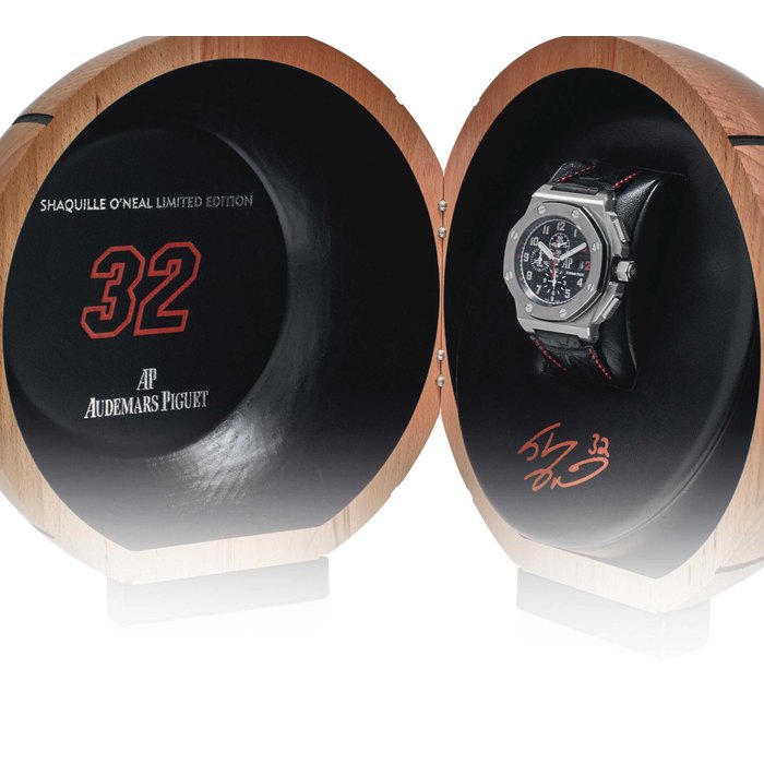 AUDEMARS PIGUET. A STAINLESS STEEL LIMITED EDITION AUTOMATIC CHRONOGRAPH WRISTWATCH WITH DATE, MADE TO COMMEMORATE SHAQUILLE O’NEAL SIGNED AUDEMARS PIGUET, ROYAL OAK OFFSHORE MODEL, SHAQUILLE O’NEAL LIMITED EDITION, NO. 333/960, CASE NO. G 07862, CIRCA 2008