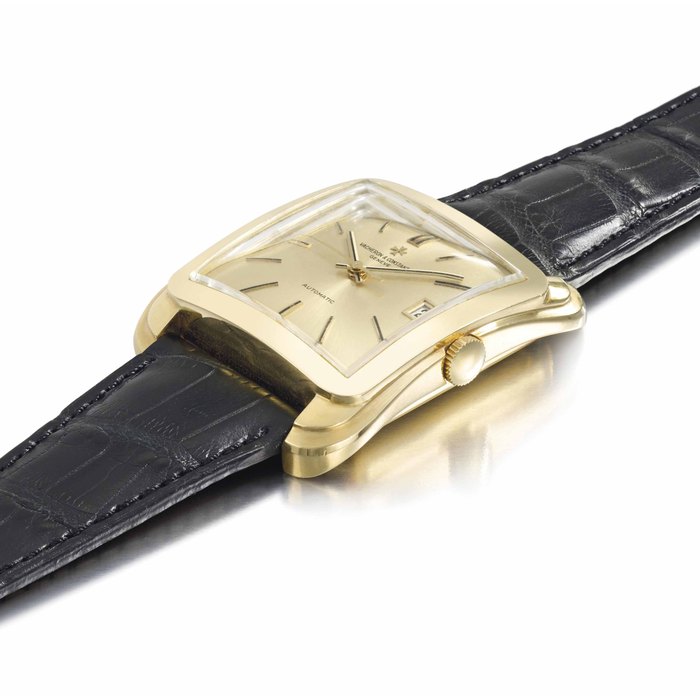 Vacheron Constantin. A fine and rare oversized 18K gold self-winding square-shaped wristwatch with sweep centre seconds, date and champagne brushed dial SIGNED VACHERON & CONSTANTIN, GENEVE, AUTOMATIC, REF. 6440 Q, MOVEMENT NO. 618'998, CASE NO. 443'686, CIRCA 1950