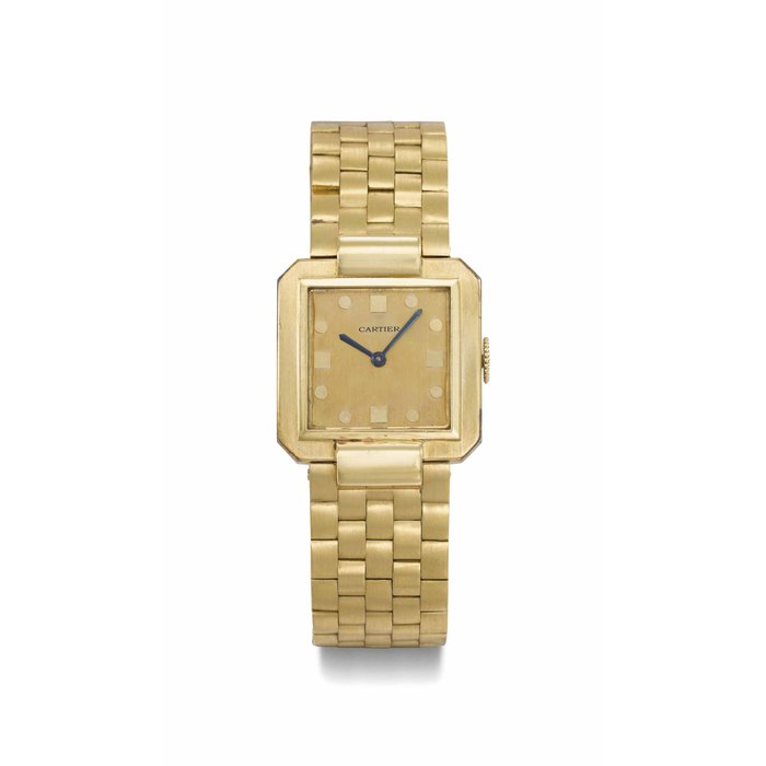 Cartier. A fine 18K gold square wristwatch with bracelet and gilt dial SIGNED CARTIER, CASE NO. 32'297, MOVEMENT SIGNED JAEGER-LECOULTRE AND NO. 285'391, CIRCA 1940