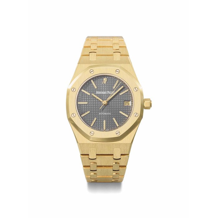 Audemars Piguet. An 18K gold automatic wristwatch with sweep centre seconds, date and bracelet made to commemorate the World Cup in 1994 SIGNED AUDEMARS PIGUET, ROYAL OAK, WORLD CUP '94, NO. 451, REF. BA14790.0789, MOVEMENT NO. 393'666, CASE NO. D-33386, MANUFACTURED IN 1994