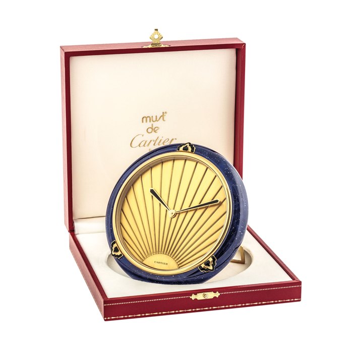 CARTIER. AN ART DECO-STYLE GILT AND LACQUER DESK CLOCK SIGNED CARTIER, CASE NO. 64’432, CIRCA 1980
