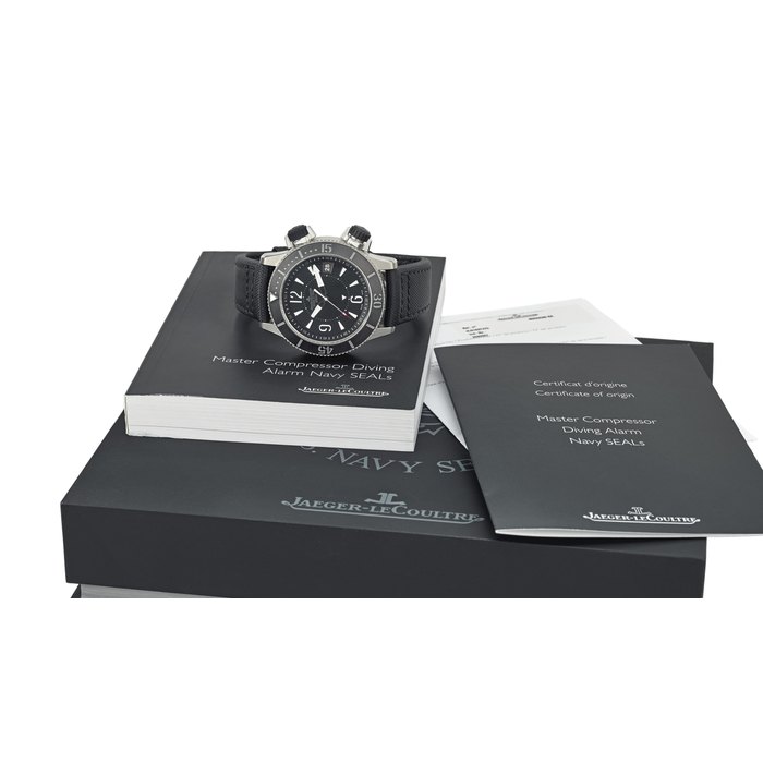 JAEGER-LECOULTRE. A FINE TITANIUM LIMITED SERIES AUTOMATIC WRISTWATCH WITH SWEEP CENTRE SECONDS, ALARM, DATE, ORIGINAL GUARANTEE AND BOX SIGNED JAEGER-LECOULTRE, DIVING ALARM, 300M, LIMITED SERIES 114/1500, REF. 160.T.96, CASE NO. 2580007, CIRCA 2011