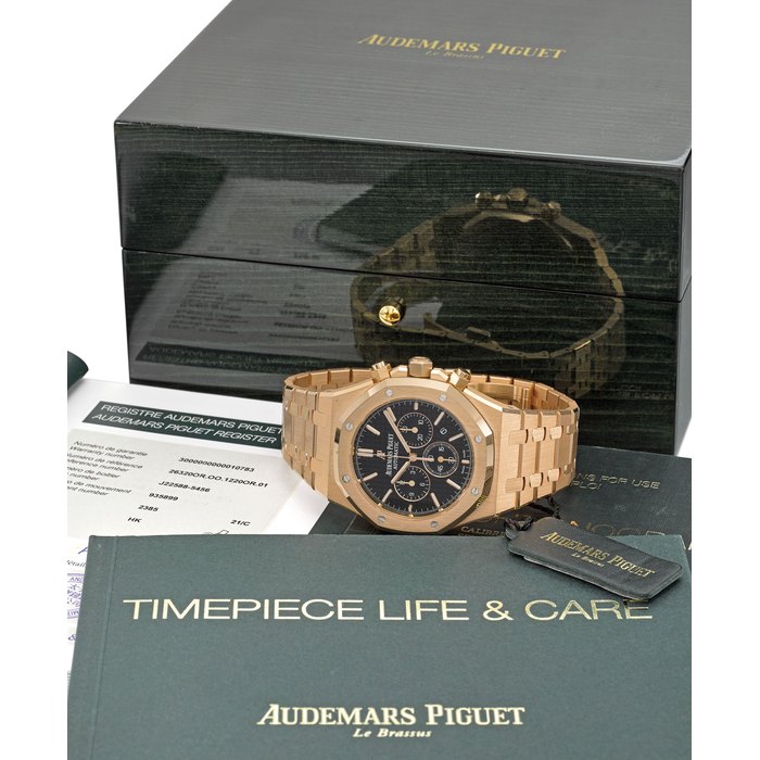 AUDEMARS PIGUET. A FINE AND RARE 18K PINK GOLD AUTOMATIC CHRONOGRAPH WRISTWATCH WITH DATE, BRACELET, ORIGINAL GUARANTEE AND BOX SIGNED AUDEMARS PIGUET, ROYAL OAK, REF. 26320OR.OO.1220OR.01, MOVEMENT NO. 935’899, CASE NO. J22588-5456, MANUFACTURED IN 2016