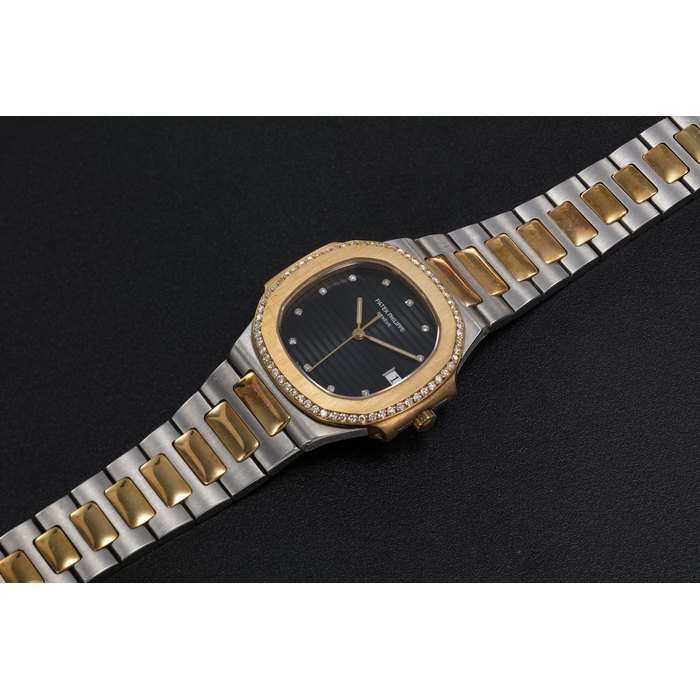 PATEK PHILIPPE, REF. 3900/2, A STEEL AND GOLD NAUTILUS WITH A DIAMOND-SET BEZEL CASE NUMBER: 2’815’987, MOVEMENT NUMBER: 1'554'071