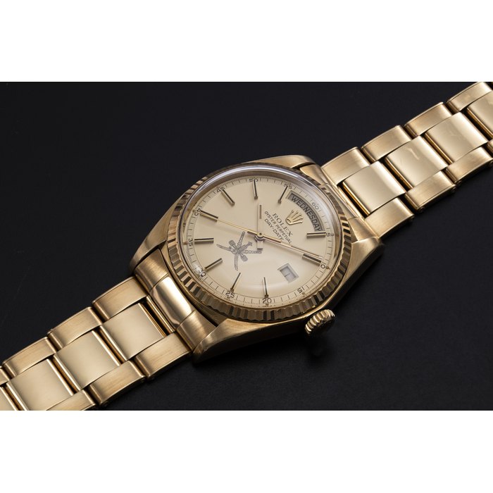 ROLEX, A YELLOW GOLD OYSTER PERPETUAL DAY-DATE WITH “KHANJAR” INSIGNIA, REF. 1803 CASE NUMBER: 5’176’958, MOVEMENT NUMBER: DD’267’759