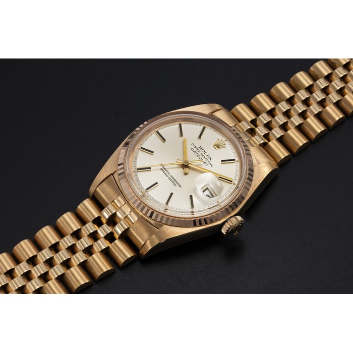 ROLEX, A GOLD OYSTER PERPETUAL DATEJUST WRISTWATCH, REF. 1601 CASE NUMBER: 5’268’268, MOVEMENT NUMBER: D'438'872