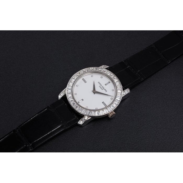 PATEK PHILIPPE, REF. 5027, A PLATINUM MANUAL-WINDING WRISTWATCH WITH DIAMOND-SET BEZEL CASE NUMBER: 4’046’320, MOVEMENT NUMBER: 1’827’125