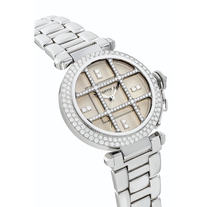 CARTIER. AN 18K WHITE GOLD AND DIAMOND-SET AUTOMATIC WRISTWATCH WITH SWEEP CENTRE SECONDS, DATE AND BRACELET SIGNED CARTIER, PASHA MODEL, CASE NO. MG258980, CIRCA 1997