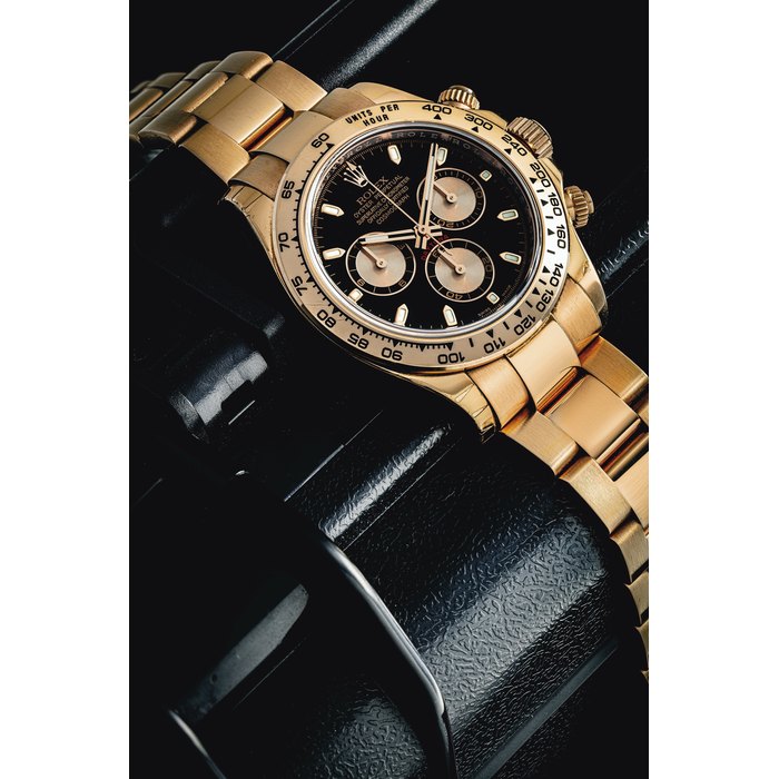 ROLEX. AN ATTRACTIVE 18K PINK GOLD AUTOMATIC CHRONOGRAPH WRISTWATCH WITH BRACELET SIGNED ROLEX, OYSTER PERPETUAL, DAYTONA MODEL, REF. 116505, CASE NO. V348037, CIRCA 2008,
