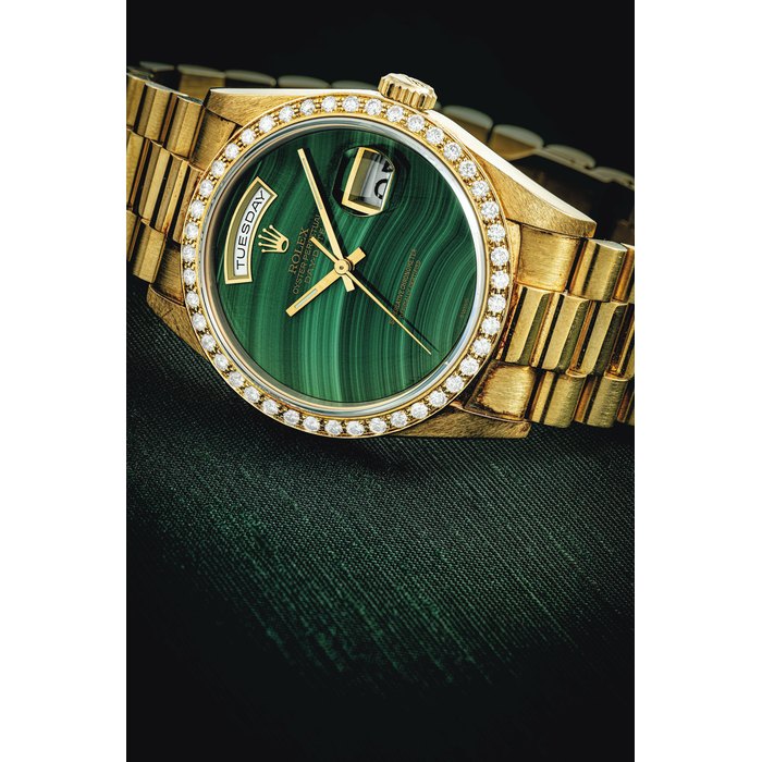 ROLEX. A RARE 18K GOLD AND DIAMOND-SET AUTOMATIC WRISTWATCH WITH SWEEP CENTRE SECONDS, DAY, DATE, BRACELET AND MALACHITE DIAL SIGNED ROLEX, OYSTER PERPETUAL, DAY-DATE MODEL, REF. 18348, CASE NO. E139453, CIRCA 1990