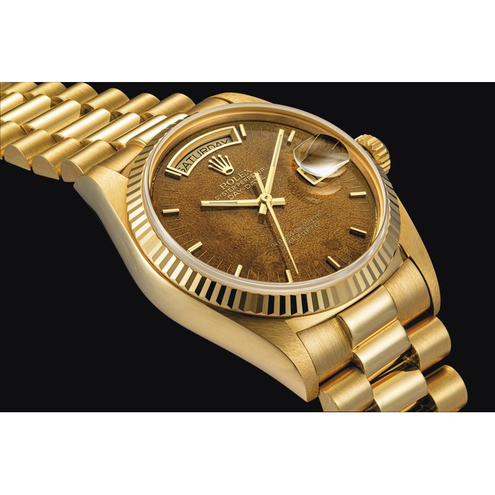 ROLEX. A RARE 18K GOLD AUTOMATIC WRISTWATCH WITH SWEEP CENTRE SECONDS, DAY, DATE, BRACELET AND WOOD DIAL SIGNED ROLEX, OYSTER PERPETUAL, DAY-DATE MODEL, REF. 18038, CASE NO. 9'187'120, CIRCA 1986