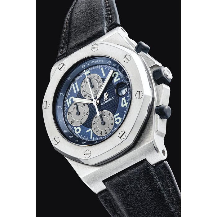 AUDEMARS PIGUET. A RARE STAINLESS STEEL AUTOMATIC CHRONOGRAPH WRISTWATCH WITH DATE SIGNED AUDEMARS PIGUET, ROYAL OAK, OFFSHORE MODEL, REF. 25770ST, NO. 1441, CASE NO. E40512, CIRCA 2000