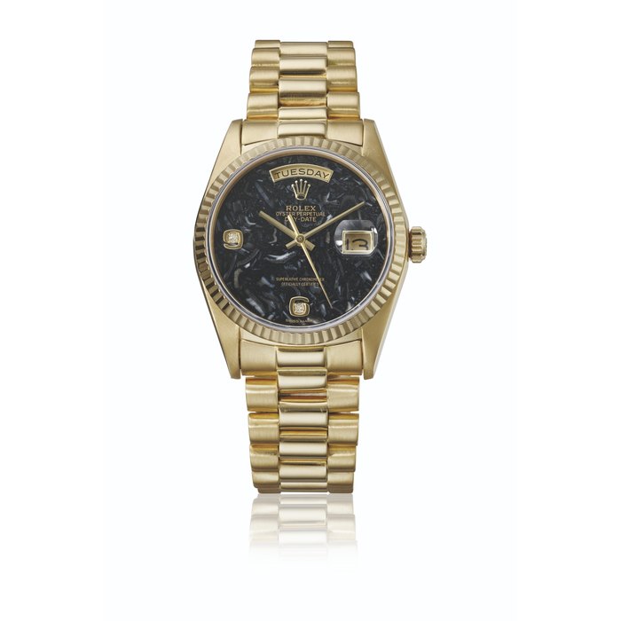 ROLEX. A RARE AND ATTRACTIVE 18K GOLD AND DIAMOND-SET AUTOMATIC WRISTWATCH WITH SWEEP CENTRE SECONDS, DAY, DATE, BRACELET AND AMMONITE DIAL SIGNED ROLEX, DAY-DATE MODEL, REF. 18038, CASE NO. S646492, CIRCA 1993