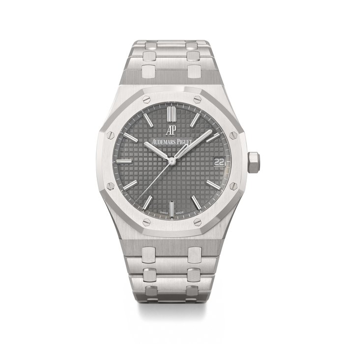 AUDEMARS PIGUET. AN ATTRACTIVE STAINLESS STEEL AUTOMATIC WRISTWATCH WITH SWEEP CENTRE SECONDS, DATE, BRACELET, GUARANTEE AND BOX SIGNED AUDEMARS PIGUET, ROYAL OAK MODEL, REF. 15500ST, CASE NO. WA8237A, CIRCA 2020