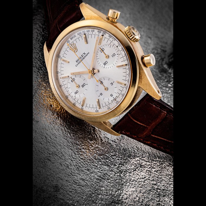 ROLEX. A RARE 18K GOLD CHRONOGRAPH WRISTWATCH “Pre-Daytona”, REF. 6238