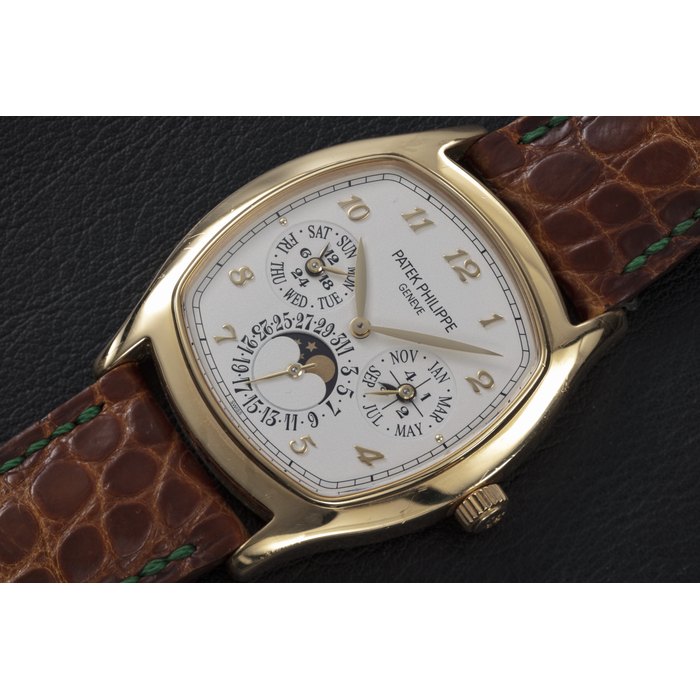 PATEK PHILIPPE, REF. 5940J-001, A GOLD PERPETUAL CALENDAR WRISTWATCH CASE NUMBER: 6’059’457, MOVEMENT NUMBER: 5’926’127