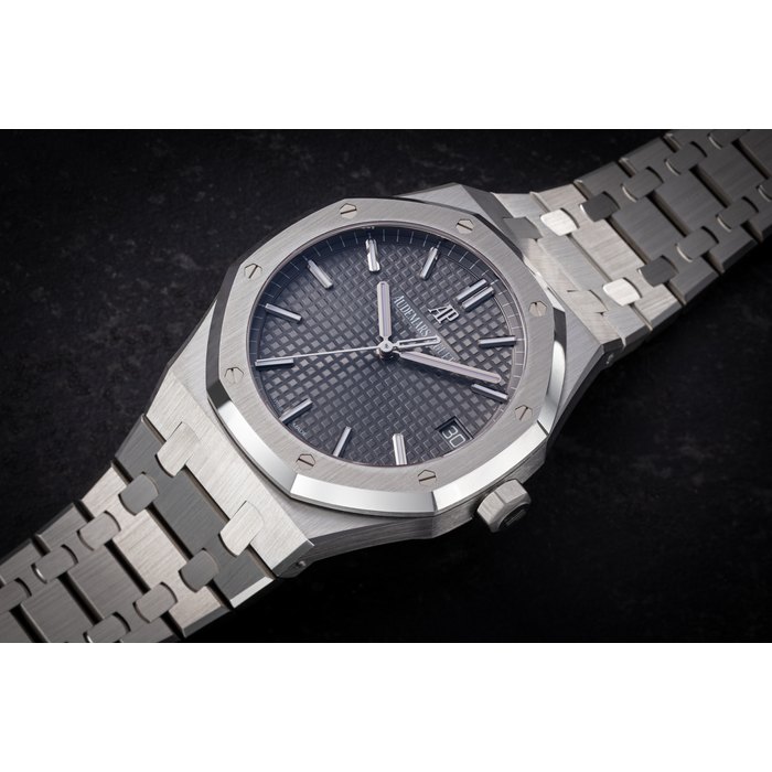 AUDEMARS PIGUET, ROYAL OAK REF. 15500ST, A FINE STEEL AUTOMATIC WRISTWATCH CASE NUMBER: YR'X33'***