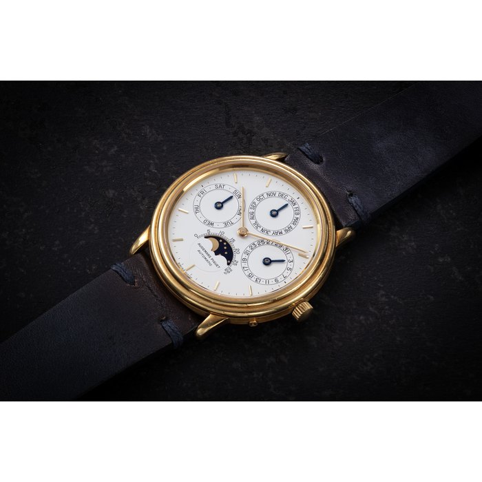 AUDEMARS PIGUET, REF. 25548BA, A FINE GOLD AUTOMATIC PERPETUAL CALENDAR WRISTWATCH CASE NUMBER: C 15’888, No. 2073