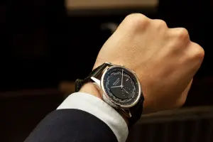 NOMOS Zürich Weltzeit Amsterdam