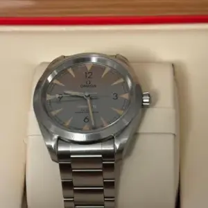 Omega Omega Railmaster 220.10.40.20.06.001 40mm Stainless steel Gray, Price & Market Data