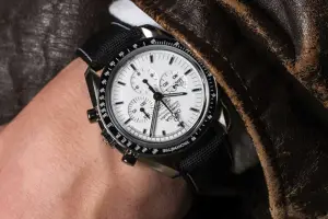 Omega Speedmaster Apollo 13 Silver Snoopy
