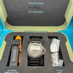Panerai Panerai Luminor Submersible PAM 00979 47mm Carbon fiber Black