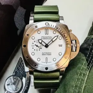 Panerai Panerai Submersible PAM01223 42mm Stainless steel White