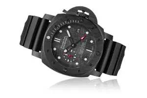 Panerai Luna Rossa Challenger Submersible