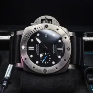 Panerai Panerai Luminor Submersible PAM 01305 47mm Titanium Black