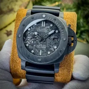 Panerai Panerai Submersible PAM 00979 47mm Carbon fiber Black