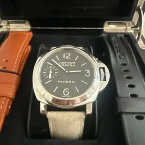 Panerai Panerai Luminor PAM00111 44mm Stainless steel Black