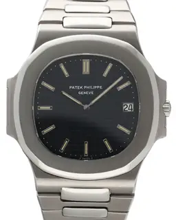 Patek Philippe Patek Philippe Nautilus 3700/1A 42mm Stainless steel Black
