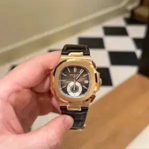 Patek Philippe Patek Philippe Nautilus 5980R-001 40.5mm Rose gold Brown