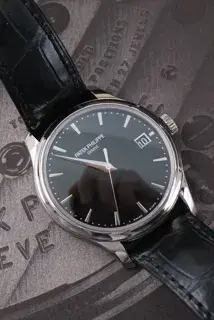 Patek Philippe Patek Philippe Calatrava 5227G-010 39mm White gold Black