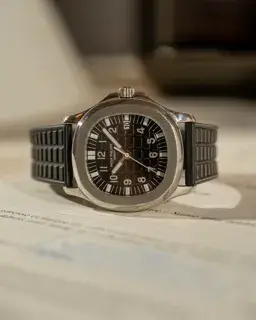 Patek Philippe Patek Philippe Aquanaut 5064A 34mm Stainless steel Black