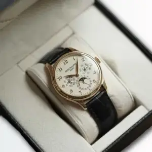 Patek Philippe Patek Philippe Perpetual Calendar 5327J 39mm Yellow gold