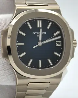 Patek Philippe Patek Philippe Nautilus 5811/1G-001 40mm White gold Blue