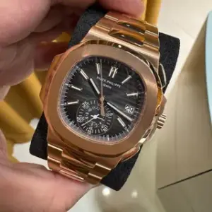 Patek Philippe Patek Philippe Nautilus 5980/1R-001 40.5mm Rose gold Black