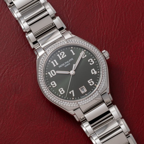 Patek Philippe 7300/1200A-011