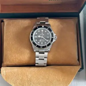 Rolex Rolex Sea-Dweller 16600 40mm Stainless steel Black, Price & Market Data