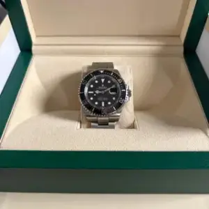 Rolex Rolex Sea-Dweller 126600 (SEA-DWELLER (FROM 2017)) 43mm Stainless steel Black